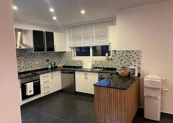 Lumar Homes - Valley Vila *